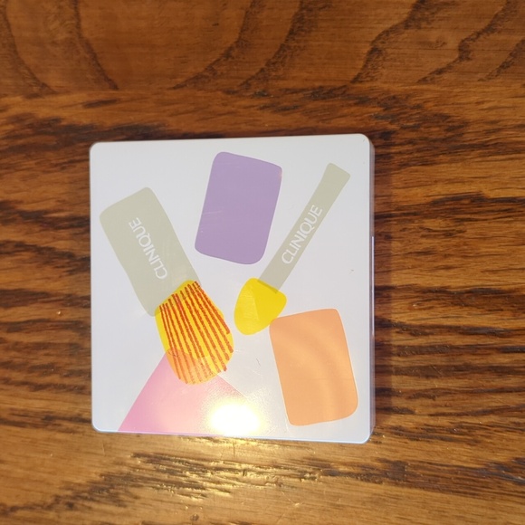 Clinique Other - Brand New Clinique eyeshadow & blush combo